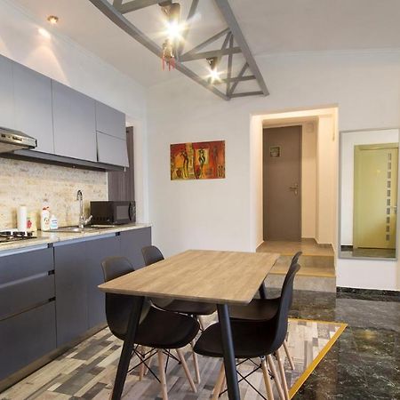 4 Bedroom Apartment On Liberty Square Tbilisi Zewnętrze zdjęcie