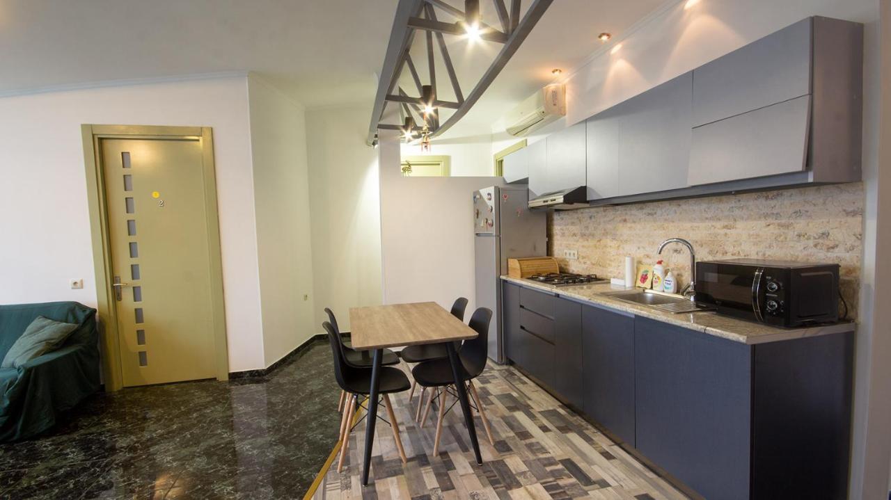 4 Bedroom Apartment On Liberty Square Tbilisi Zewnętrze zdjęcie