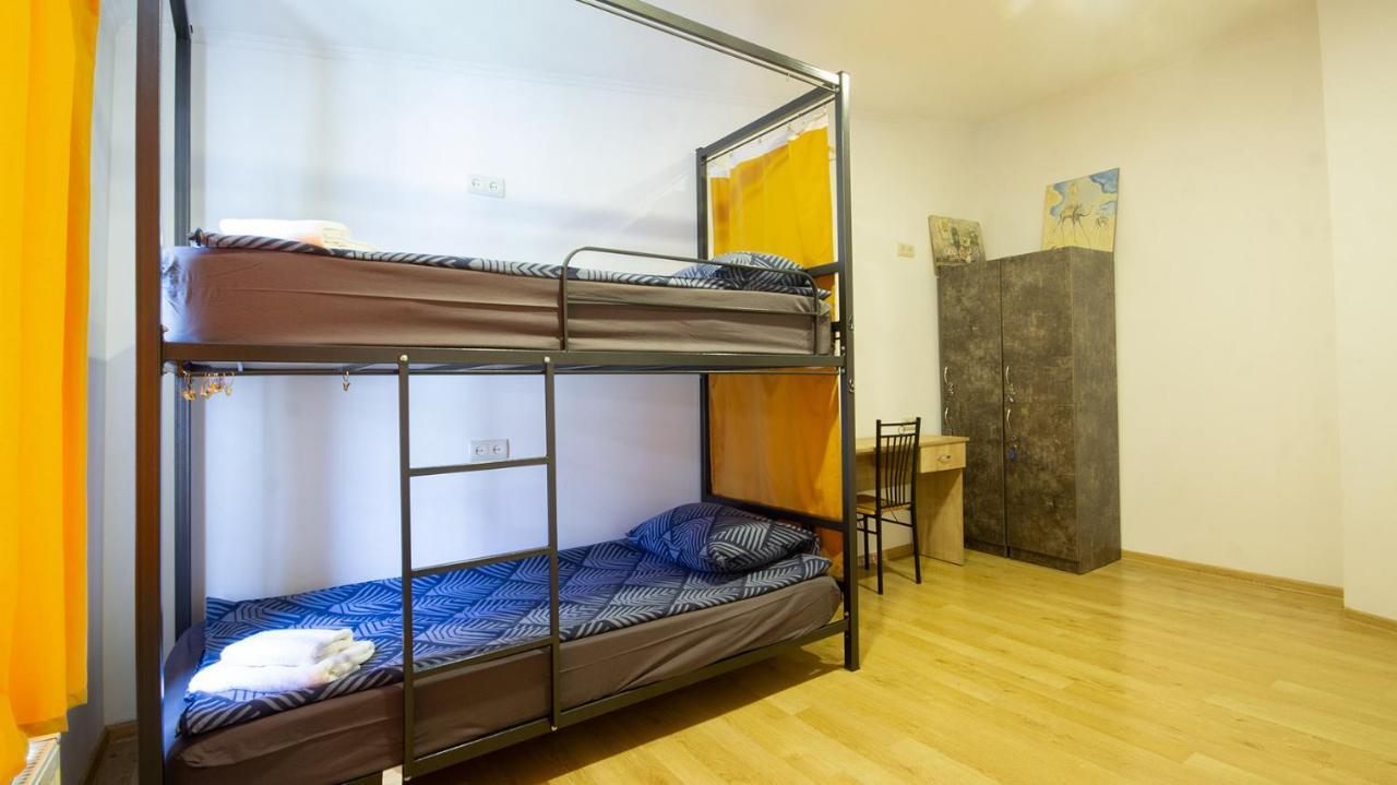 4 Bedroom Apartment On Liberty Square Tbilisi Zewnętrze zdjęcie