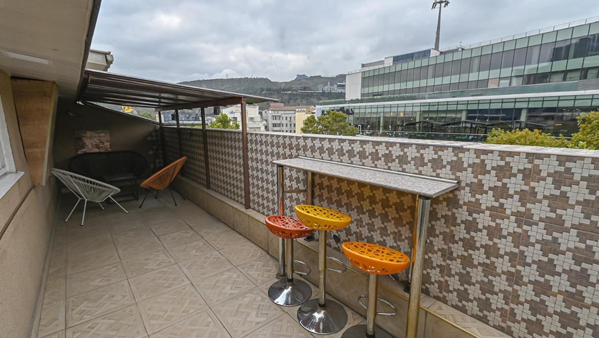 4 Bedroom Apartment On Liberty Square Tbilisi Zewnętrze zdjęcie